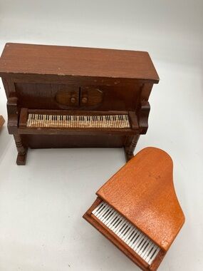 Miniature Wooden Piano Set in Brown and Orange